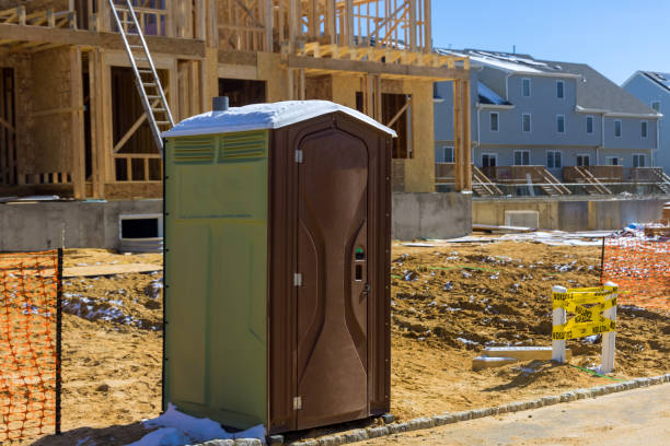 Best Portable restroom trailer rental  in Chuluota, FL